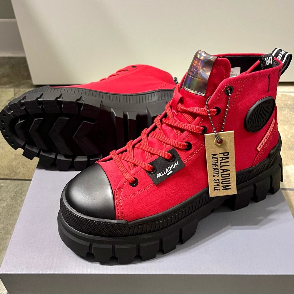 Palladium REVOLT HI TX Boots, Size 6 - Red